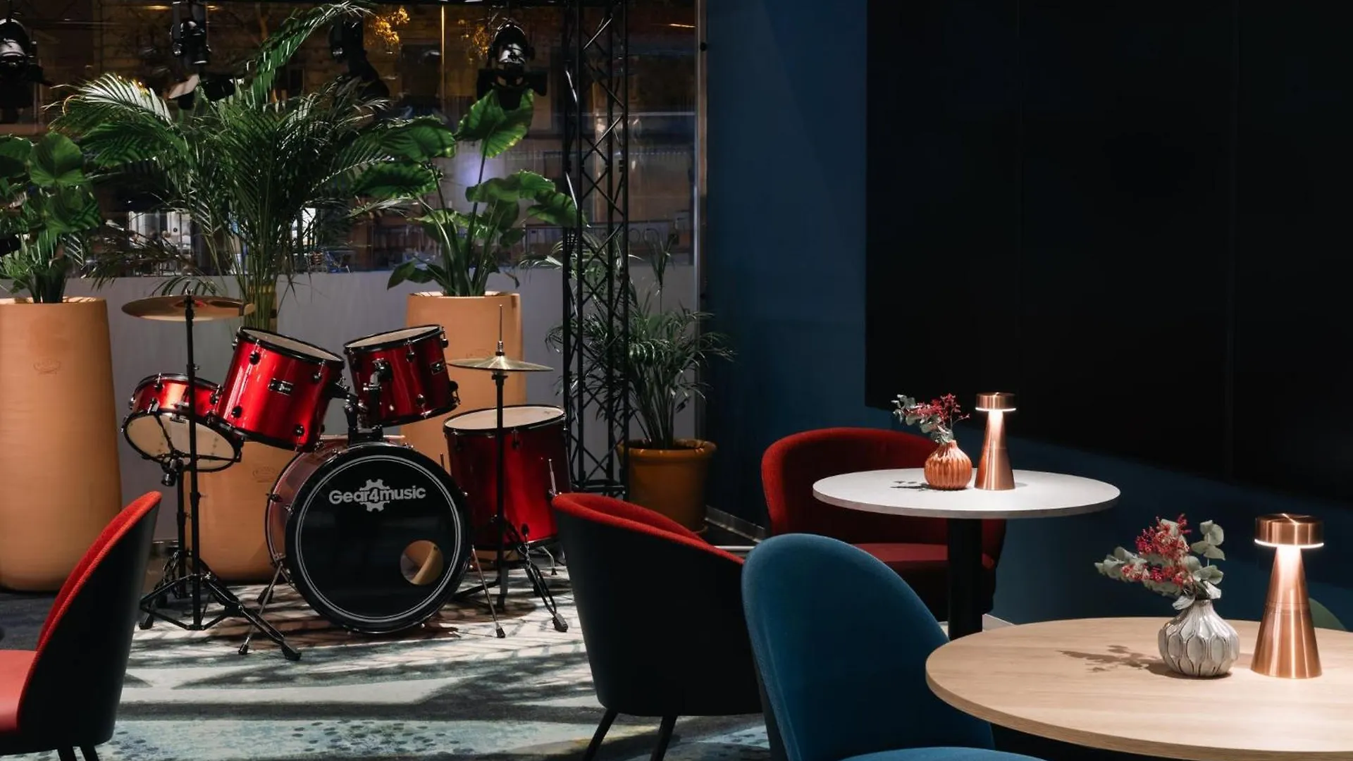 Hotel Indigo Barcelona Granvia Plaza Espana, An Ihg Hotel contacts